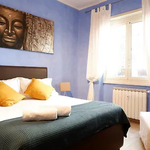  Appartamento The Blue Strawberry House In San Giovanni Italia